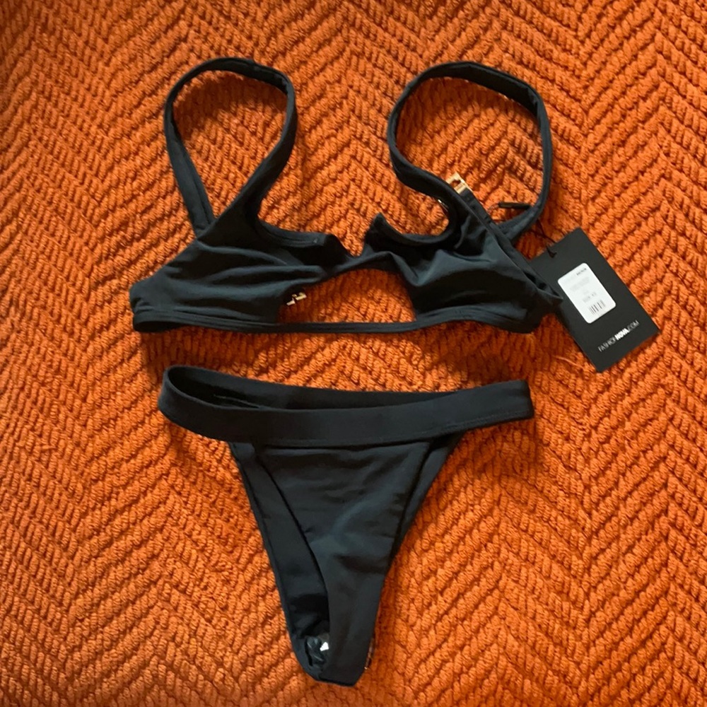 Black cutout Brazilian biki. Fashion Nova. NWT